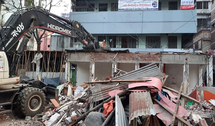 লক্ষ্মীবাজারে অবৈধ মার্কেটের জায়গায় হবে খেলার মাঠ