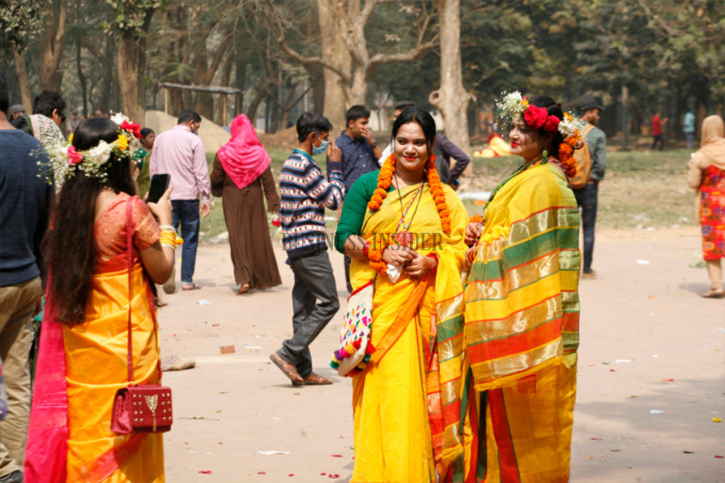 বাহারি সাজে বসন্ত বরণ