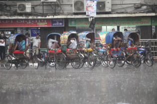 ঢাকাসহ ৬ জেলায় কালবৈশাখী আঘাত হেনেছে