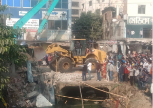 খালপাড়ের সকল বহুতল ভবন ভেঙ্গে ফেলা হবে: মেয়র আতিক