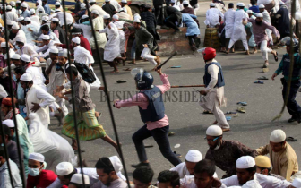 ভাস্কর্যবিরোধী আন্দোলনে পুলিশি বাধা