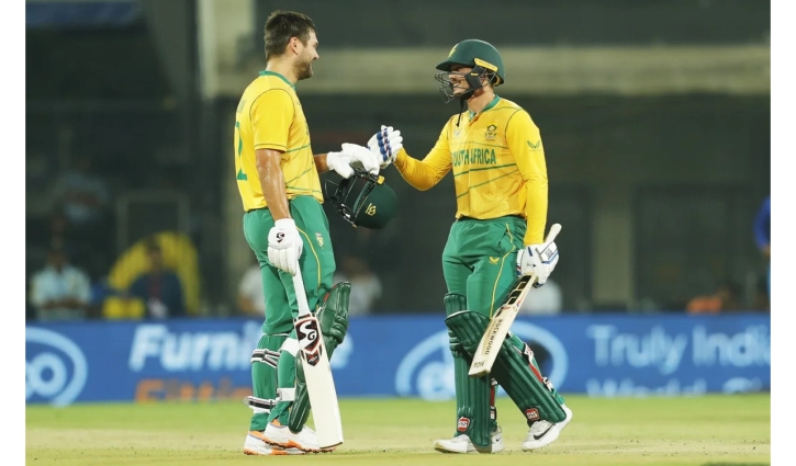 Poor bowling from Bangladesh, solid start for South Africa