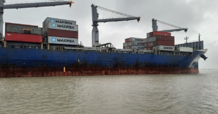 8-metre draught vessel docks at Mongla for first time