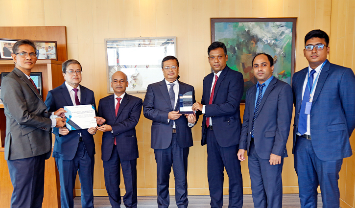 IFIC Bank receives JP Morgan award