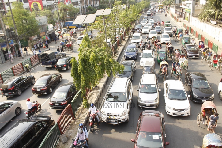 In Pictures: Traffic congestion at Dhanmondi