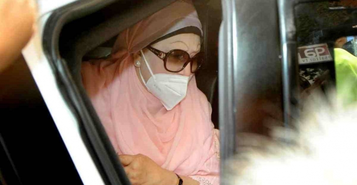 Khaleda at Evercare Hospital for health check-ups