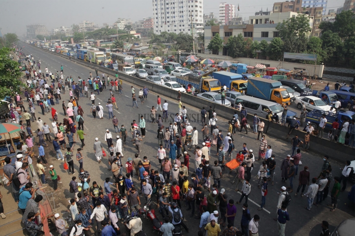 Commuters Block Dhaka-Chattogram Highway