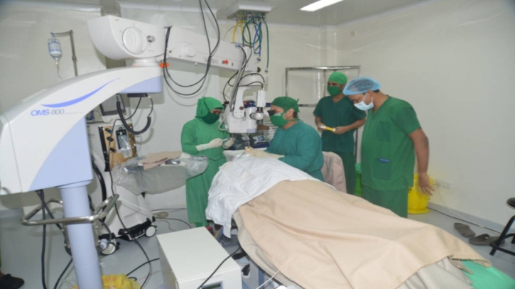 16 patients get free phaco surgery at Bashundhara Eye Hospital