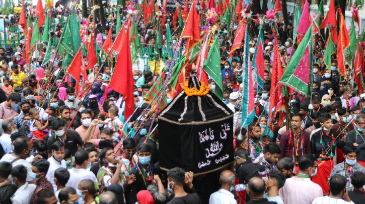 Muslims observe holy Ashura