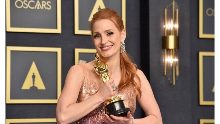 Jessica Chastain wins best actress Oscar for ‘Tammy Faye’