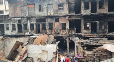 Fire at Chawkbazar’s Urdu road brought under control