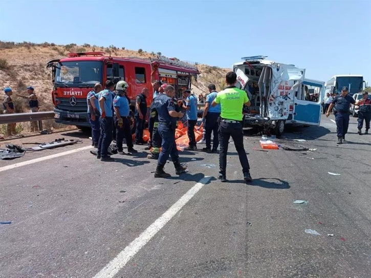 15 dead, 22 wounded in Turkey road accident: Provincial governor