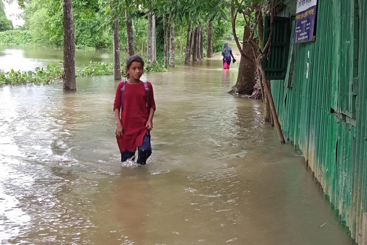 1.6 million children stranded by floods in Bangladesh: UNICEF