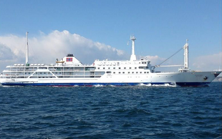 Luxury cruise ship reaches St. Martin with over 500 tourists