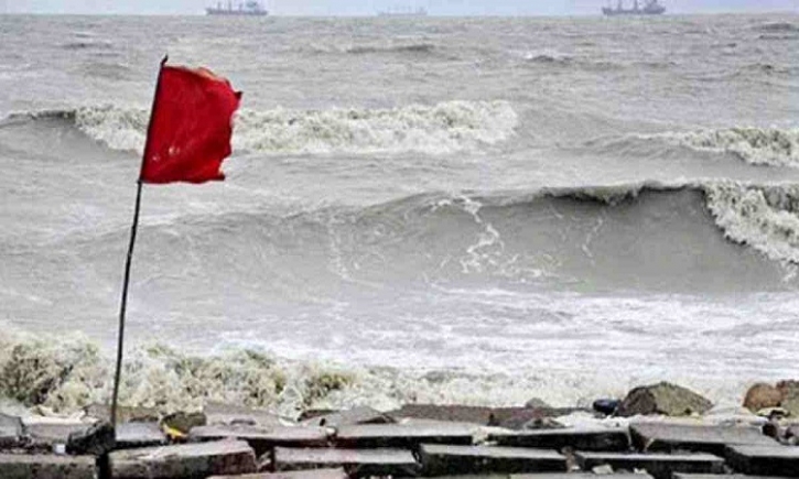 Low-lying areas of coastal districts face flood risk