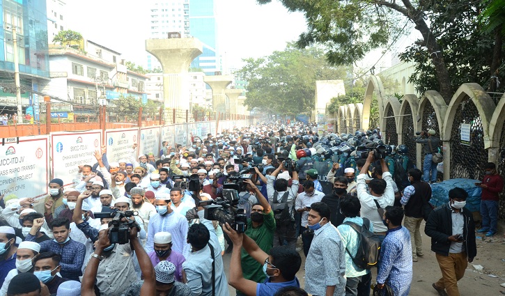 ভাস্কর্যবিরোধী মিছিলের চেষ্টা পুলিশের বাধায় পণ্ড