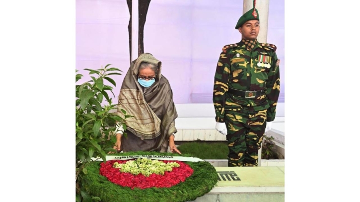 PM pays homage to August 15 martyrs