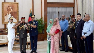 জেনারেল র‌্যাংক ব্যাজ পরানো হলো নবনিযুক্ত সেনাপ্রধানকে