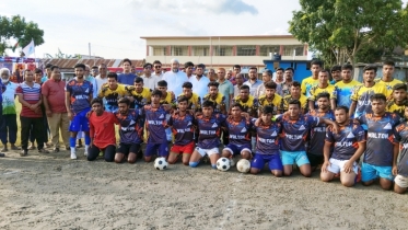 কুষ্টিয়ায় ওয়ালটনের পৃষ্ঠপোষকতায় দিনব্যাপী ফুটবল টূর্নামেন্ট অনুষ্ঠিত 