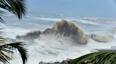 সাগরে লঘুচাপ চার বন্দরে ৩ নম্বর সতর্ক সংকেত