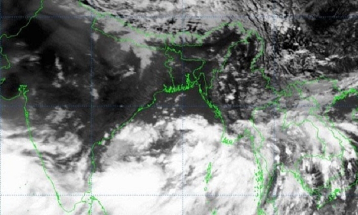 Cyclone Remal starts crossing Bangladesh coastlines