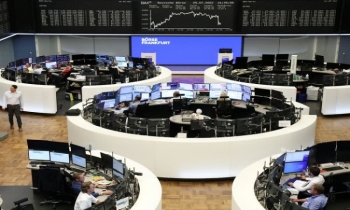 European stock markets climb at open