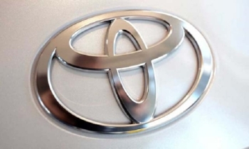 Weak yen helps Toyota overcome Japan problems