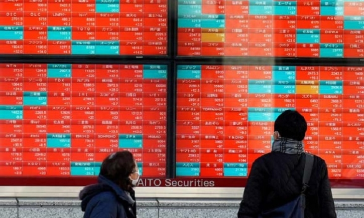 Asian markets retreat after tech losses hobble Wall St