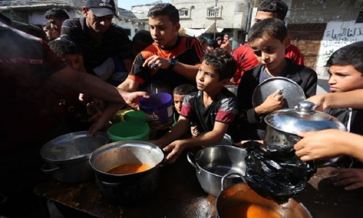 Half million more Palestinians to fall in poverty if Gaza war continues for another month: UN report