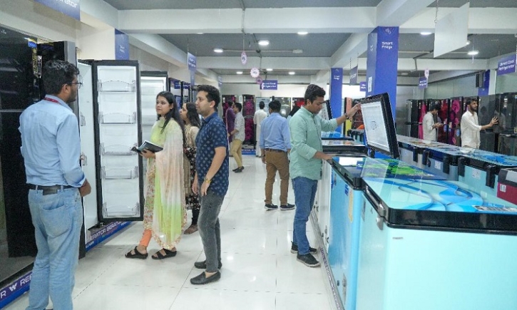 Eid shoppers swarm to Walton for fridge purchases