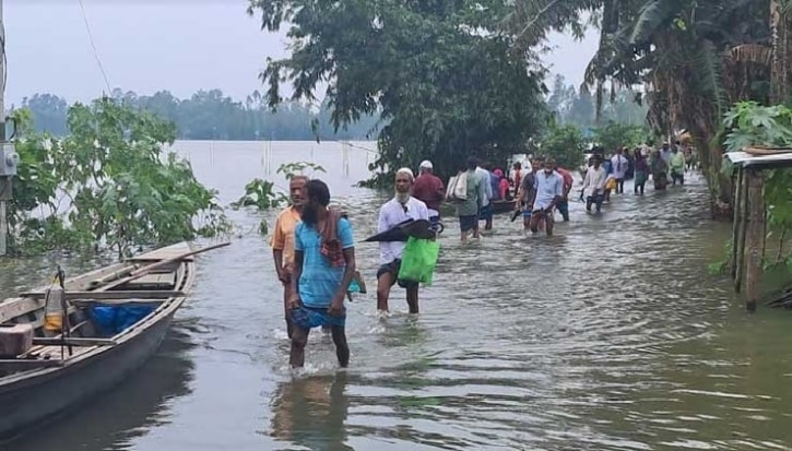 বন্যায় মৃতের সংখ্যা বেড়ে ৭১