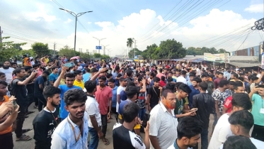 বকেয়া বেতনের দাবিতে আজও মহাসড়ক অবরোধ বেক্সিমকোর শ্রমিকদের