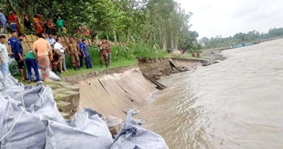 যমুনার তীররক্ষা বাঁধে ধস, নদীগর্ভে বিলীন ৭০ মিটার