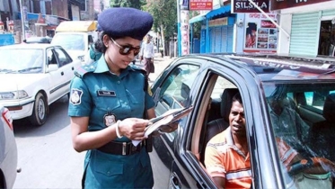 একদিনে ঢাকায় ট্রাফিক আইনে ৩০৩টি মামলা